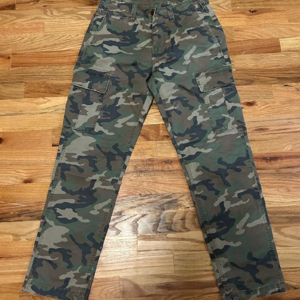 American Eagle camo pants tie ankles